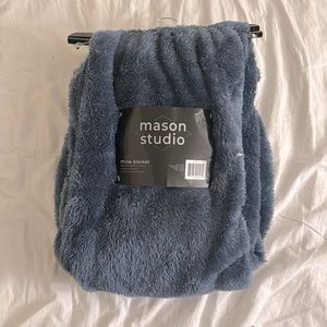 Blue throw blanket